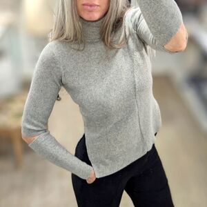 Coolio Cashmere Turtleneck 